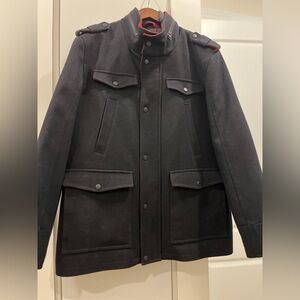 Guess Water-repellent Coat, Built-in Vest, Snap Buttons/Zipper. Excellent Shape.
